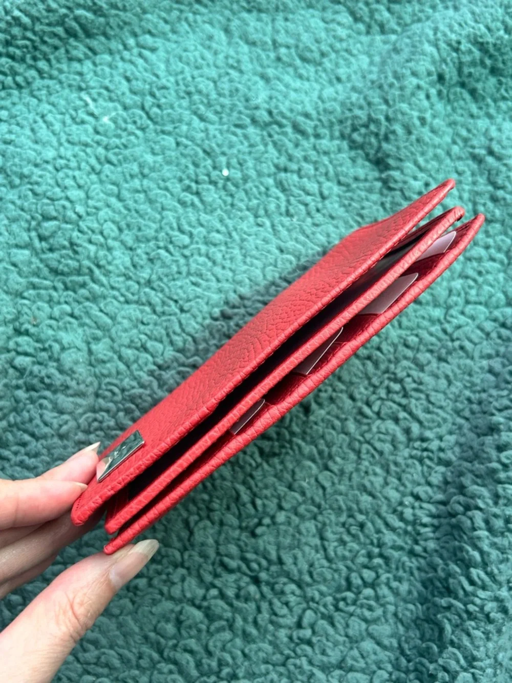 NWT Authentic Gucci Pebbled Calf Leather Passport Wallet Poppy Red